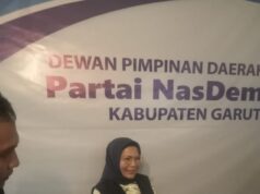 Ibu Hj. Lola Nelria Oktavia, SE Hadiri Penyerahan SK Kepengurusan DPD Partai Nasdem