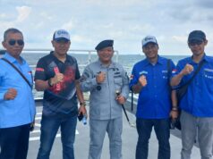 Kapal BAKAMLA RI KN. Pulau Nipah 321 menjemput Belasan Nelayan Pelanggar Perbatasan di Perairan Malaysia Kembali ke Indonesia (Batam)