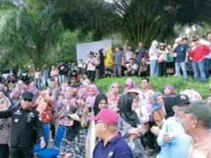 Bupati Empat Lawang” Fauzan Khoiri Denin” Pimpin Minum Kopi Serentak di Pinggir Sungai Musi dan Pecahkan Rekor MURI