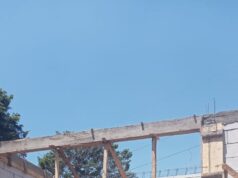 Kepala Desa Cigendel Berinisiatif” Bangun Kantor Sementara, Tunjukkan Dedikasi Untuk Warga