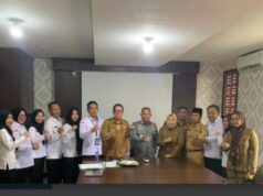 pejabat(PJ)Bupati Empat Lawang,Fauzan Khoiri Denin kunjungi korban penculikan anak dan penyanderaan