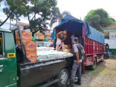 Pemerintah Kabupaten Bandung Salurkan Bantuan Pangan ke Desa Tanjungwangi, Cicalengka