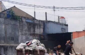 KONDISI MEMPRIHATINKAN: PASAR SEHAT CICALENGKA DILANDA KUMUH DAN BAU BUSUK