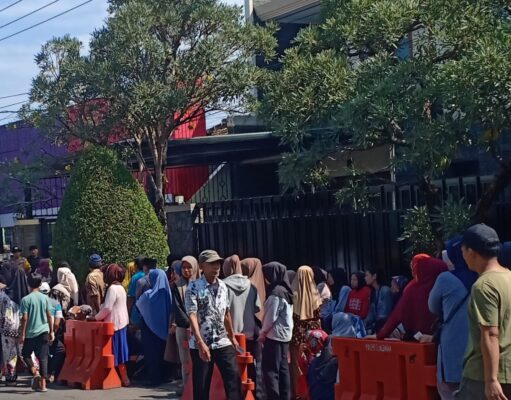 Pembagian Zakat Mall Keluarga Almarhum Haji Dadang Dolar