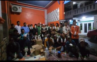 Kerukunan Tani Cimande Membagikan Pupuk Organik cair Kepada Para Anggota Tani