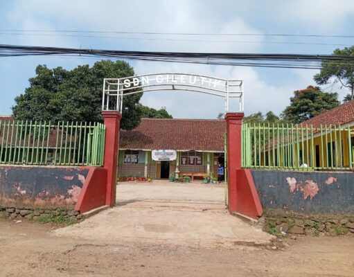 Belajar di Tengah Kekhawatiran, SDN Ciletik Tanjungsari Menunggu Perbaikan yang Tak Kunjung Datang*